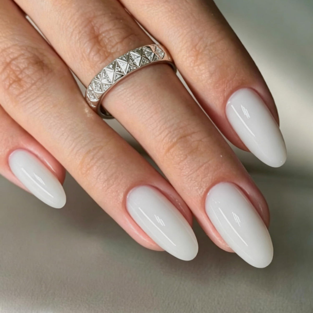Modelones Milky White Press on Nails Short Almond 32Pcs 16 Sizes Fake Nails