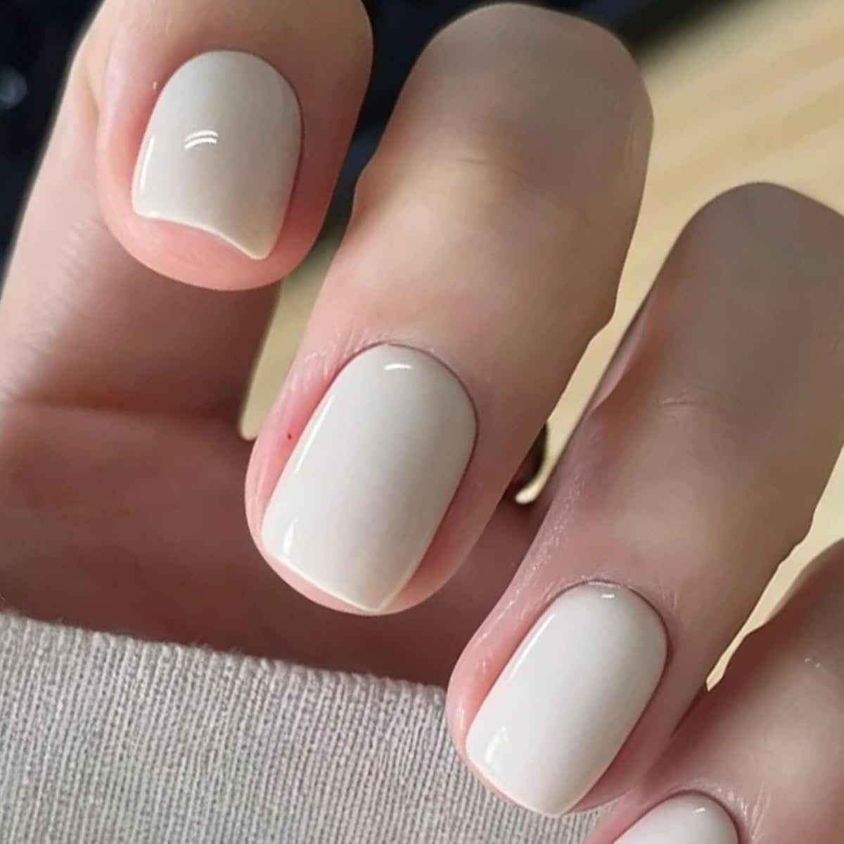 Modelones Mliky White Press on Nails 42Pcs 21 Sizes Short Square Fake Nails